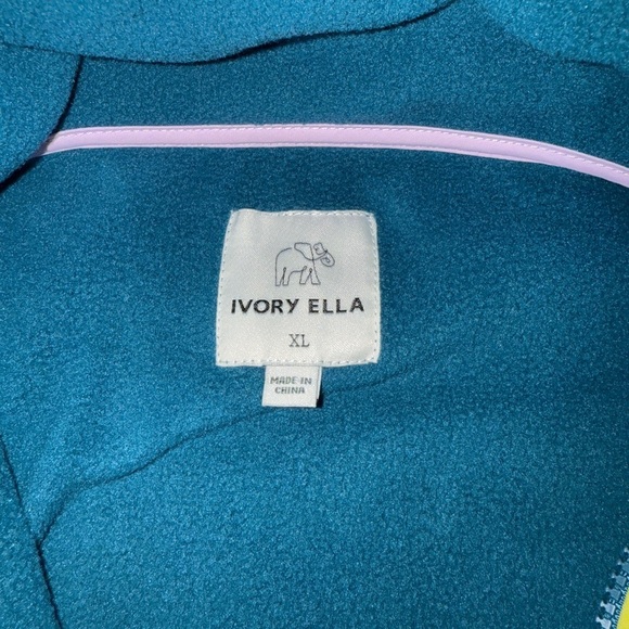 Ivory Ella Zip up - Picture 5 of 7